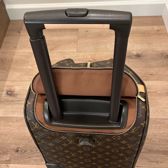Authentic LOUIS VUITTON Eole 50 LV Monogram Duffel Rolling Travel Bag, Like NEW! - Picture 16 of 17